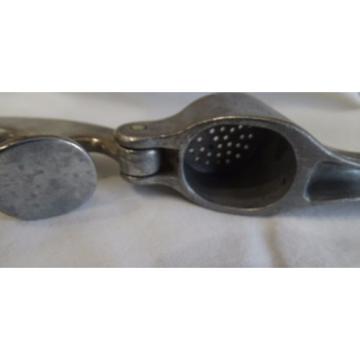 PAMPERED CHEF VINTAGE GARLIC PRESS - Made in ITALY Super Great Condition