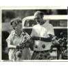 1986 Press Photo Penny And James Rodda Of Ridgfield Inspect First Crop Of Garlic #1 small image