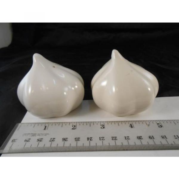SALT &amp; PEPPER SET WHITE GARLIC CLOVE CULINARY COOKING COLLECTABLE UNIQUE QUIRKY #4 image