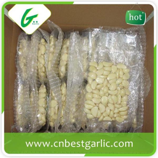 Vacuum packed fresh peeled garlic cloves #1 image