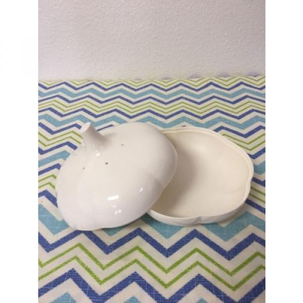 Tupperware Garlic Keeper Forget Me Not Pearl White #3 image